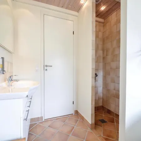Сasa de vacaciones Three-bedroom In *